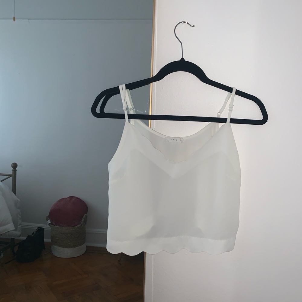 Sheer scallop detailed tank top